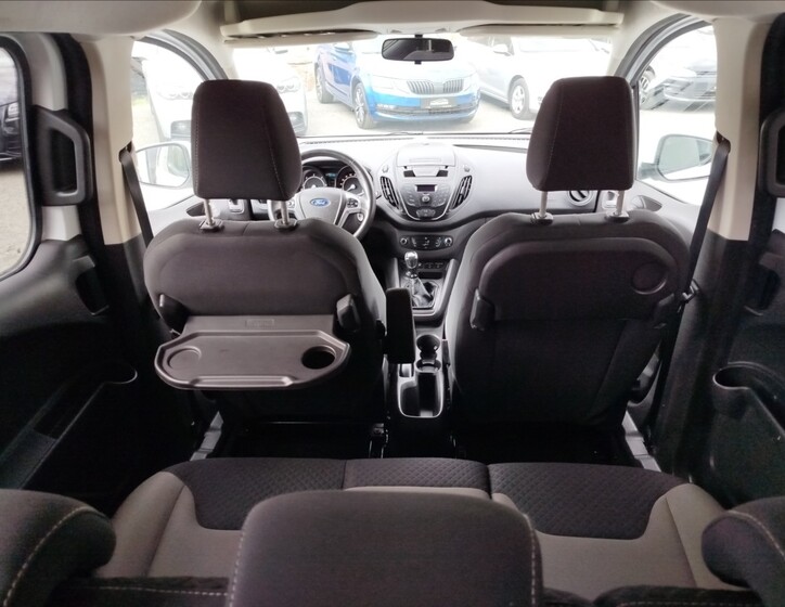 Ford Tourneo Courier 29