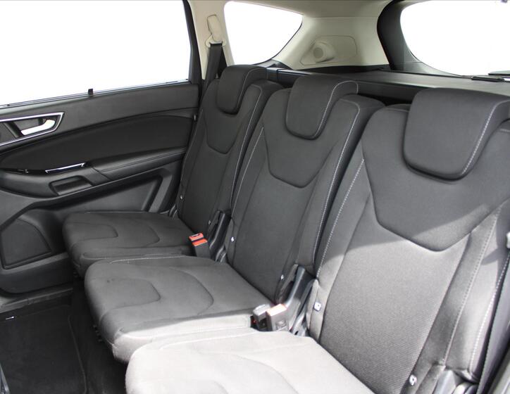 Ford S-MAX 11