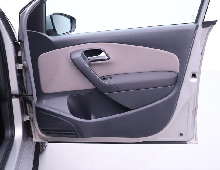 Volkswagen Polo 13