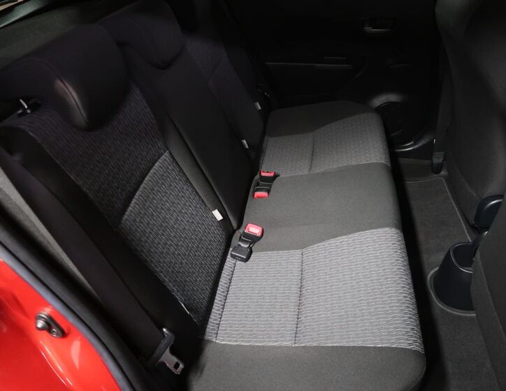 Toyota Yaris 12