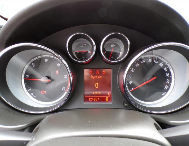 Opel Insignia 8