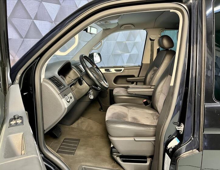 Volkswagen Multivan 11