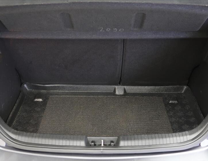 Hyundai i20 8
