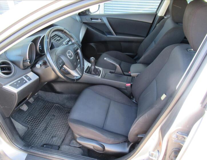 Mazda 3 16