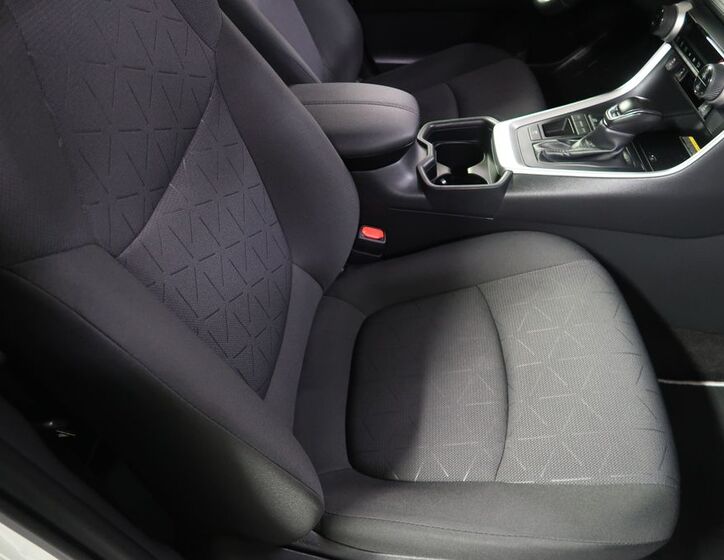 Toyota RAV4 13