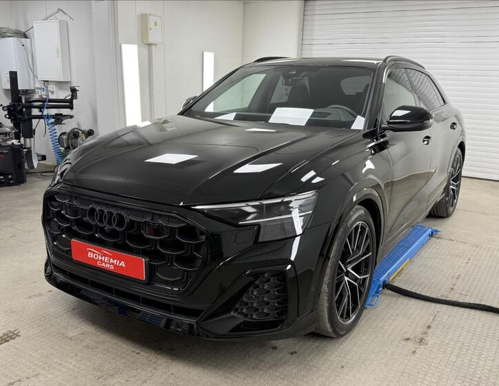 Audi Q8 3