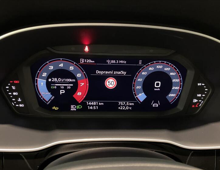 Audi Q3 11