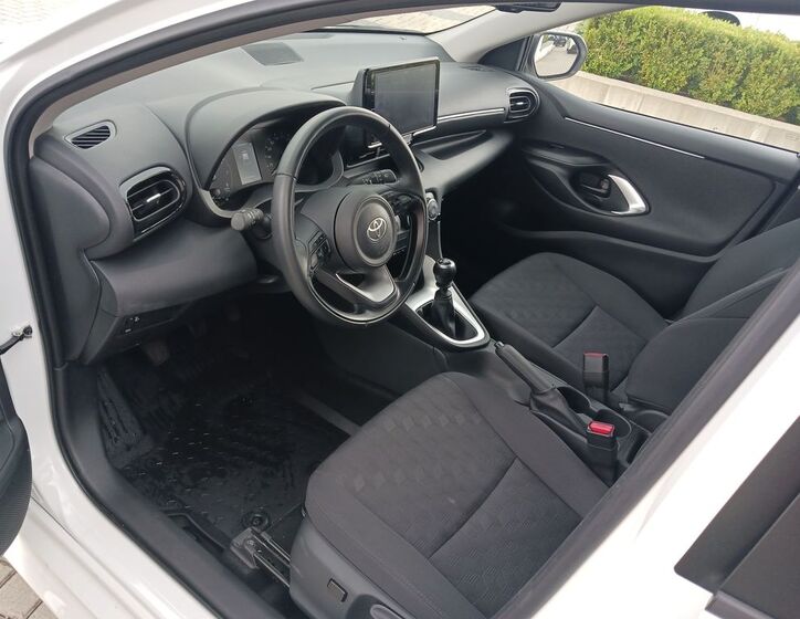 Toyota Yaris 9