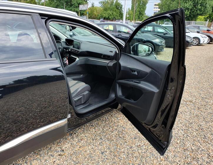 Peugeot 5008 10