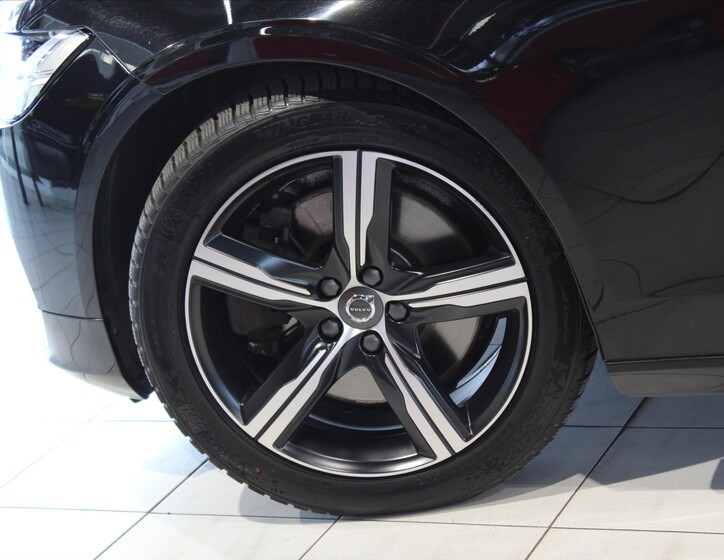 Volvo V90 28