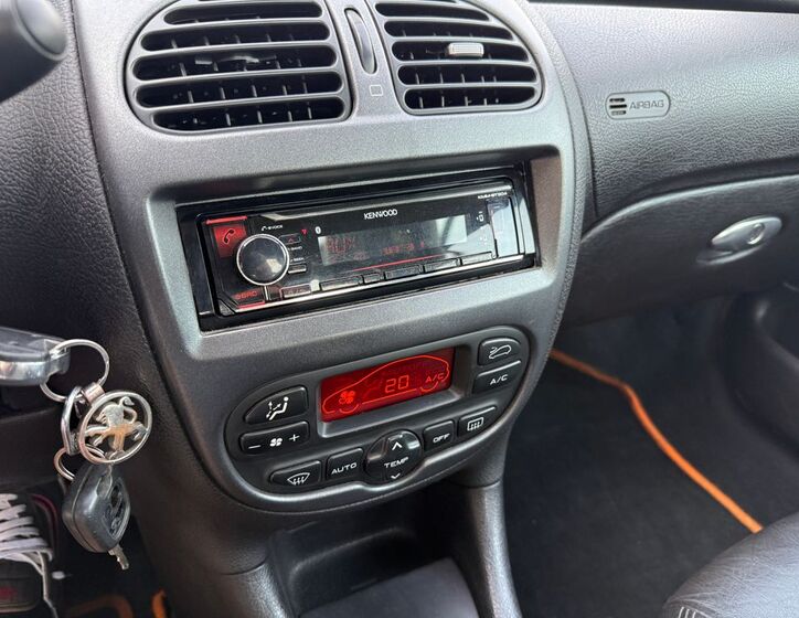 Peugeot 206 9
