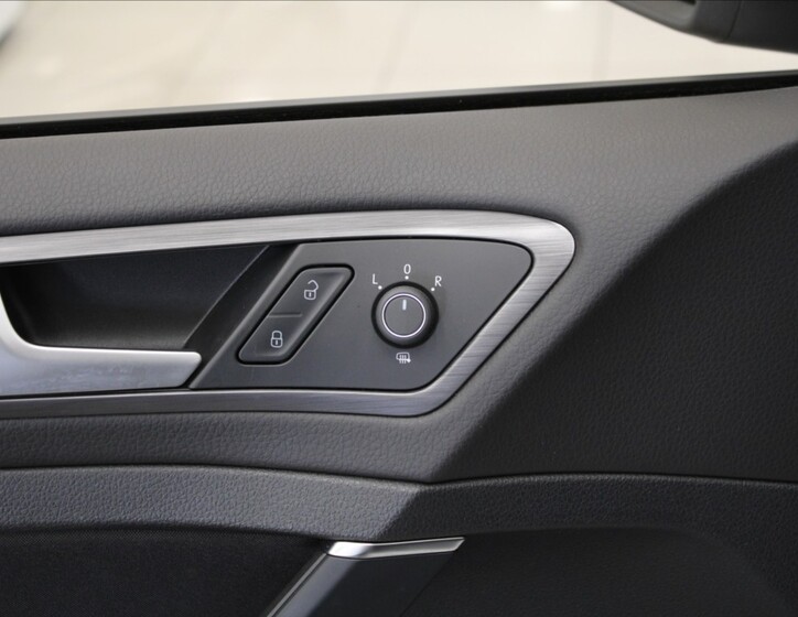 Volkswagen e-Golf 20