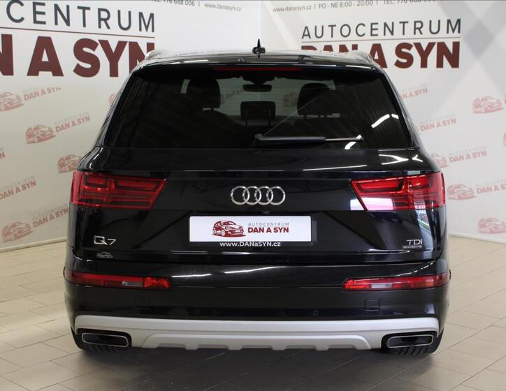 Audi Q7 5