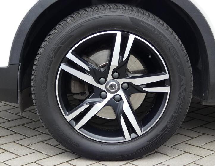 Volvo XC40 22