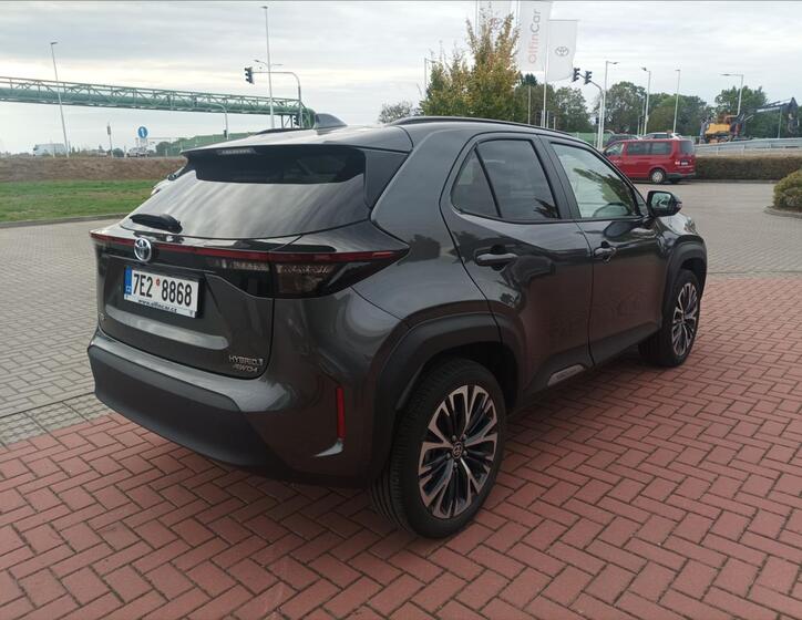Toyota Yaris Cross 4