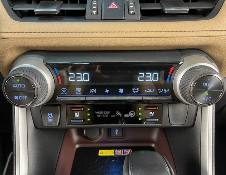 Toyota RAV4 24