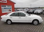 Mercedes-Benz Třídy E 8