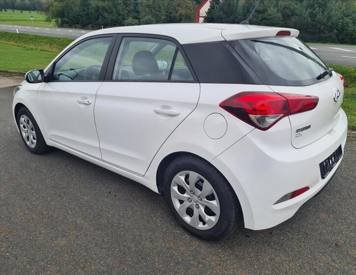 Hyundai i20 6