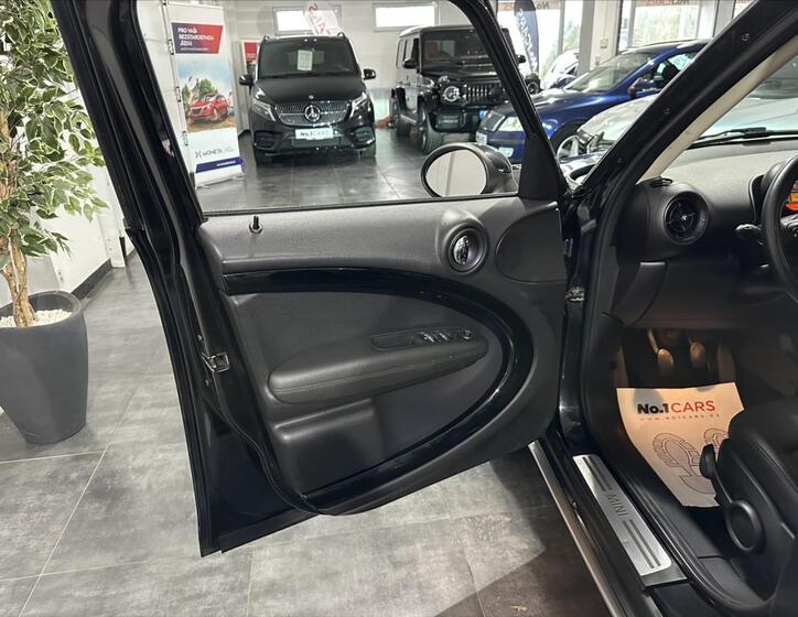 Mini Countryman 6