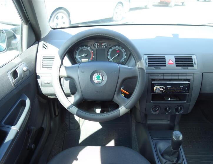 Škoda Fabia 16