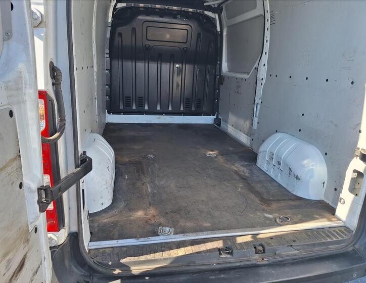 Renault Master 9