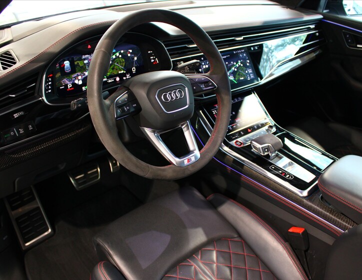 Audi SQ8 14