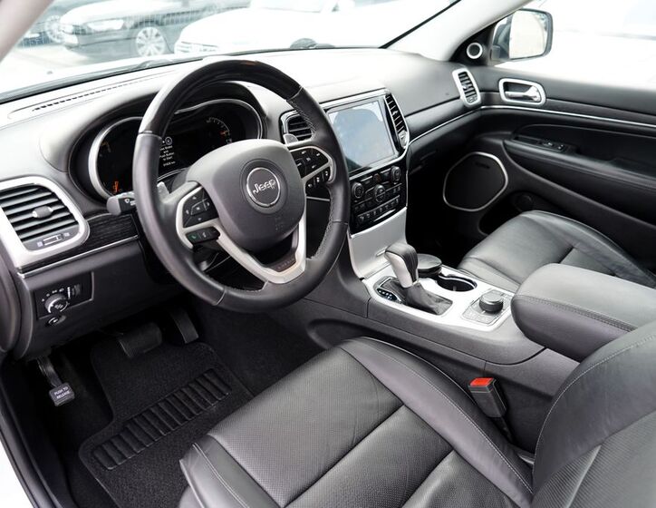 Jeep Grand Cherokee 16