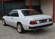 Mercedes-Benz 200 4