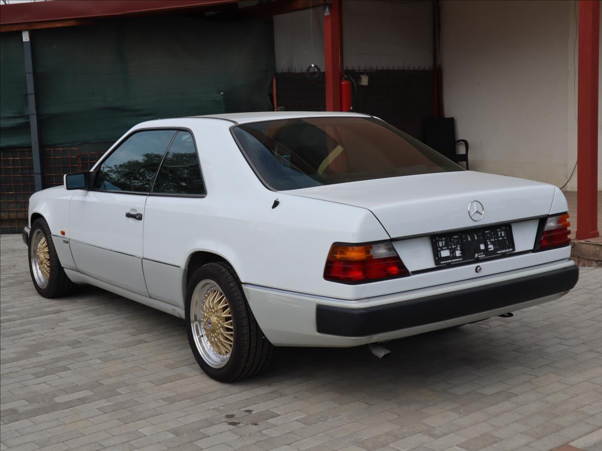 Mercedes-Benz 200