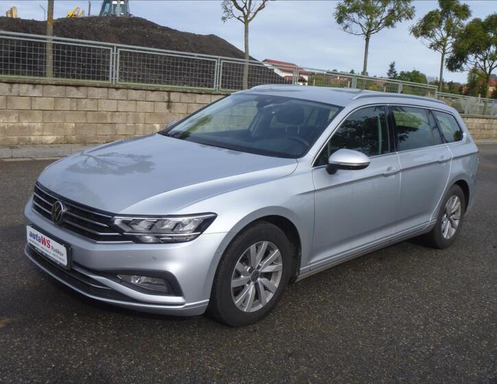 Volkswagen Passat 1