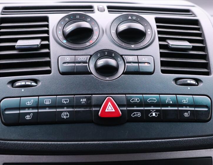 Mercedes-Benz Viano 21