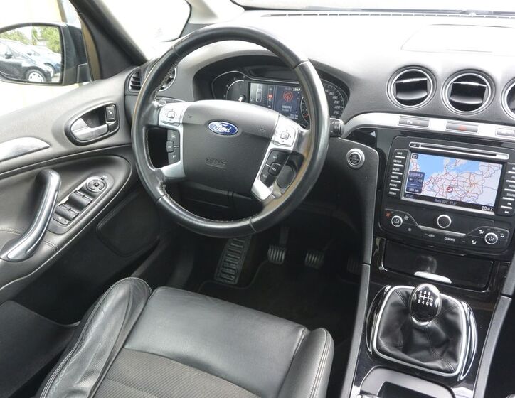 Ford Galaxy 15