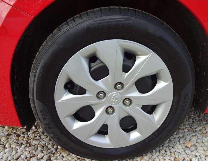 Hyundai i20 42