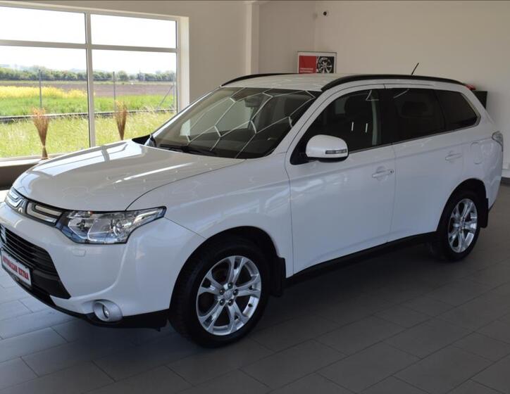 Mitsubishi Outlander 1