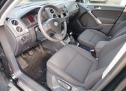 Volkswagen Tiguan 9