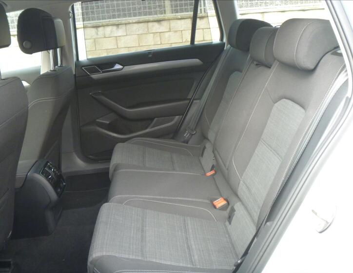 Volkswagen Passat 11