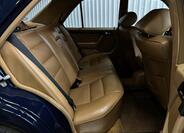 Mercedes-Benz 124 27