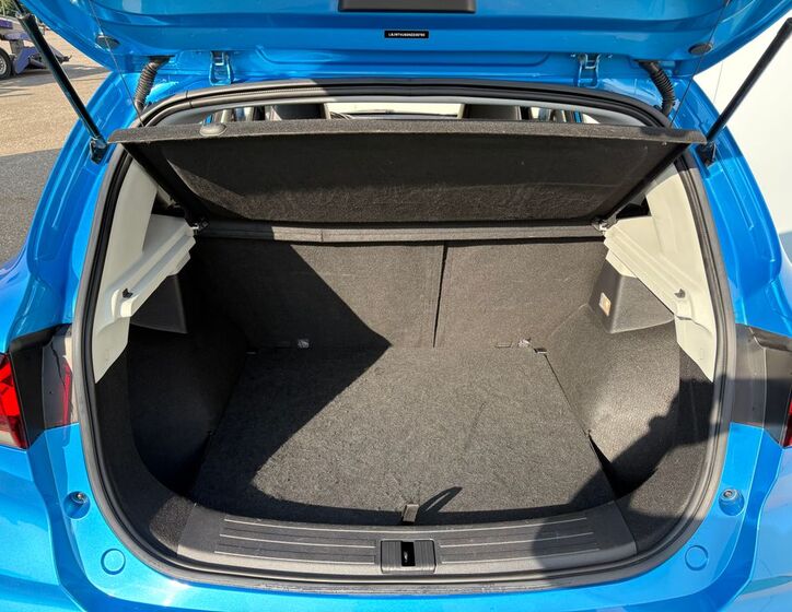 MG ZS 18