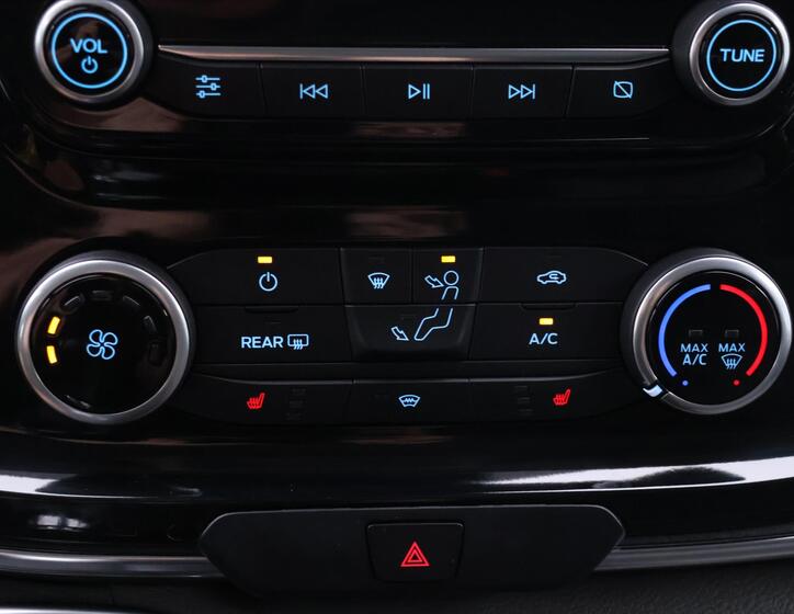 Ford Tourneo Custom 25