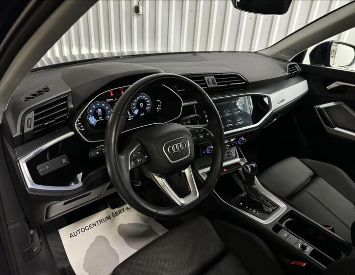 Audi Q3 15