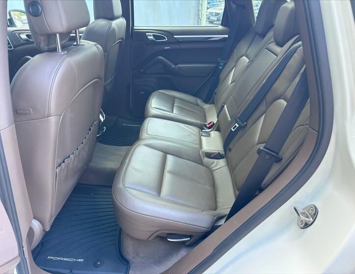 Porsche Cayenne 11
