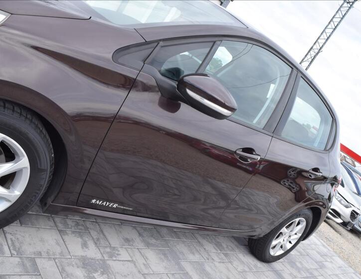 Peugeot 208 8