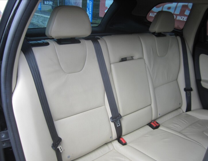 Volvo XC60 25