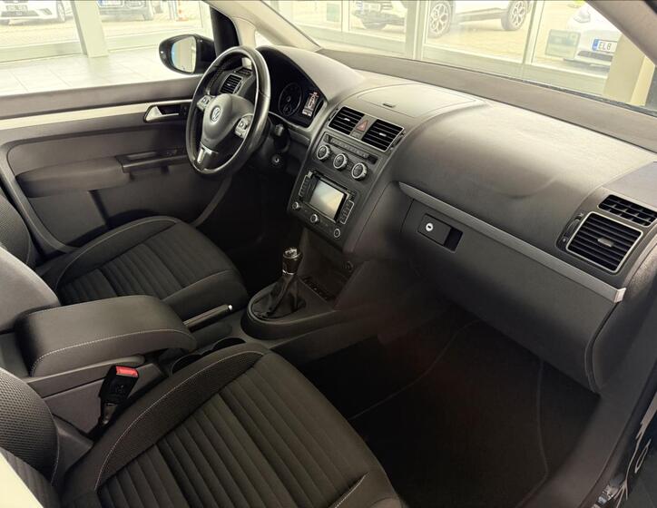 Volkswagen Touran 8