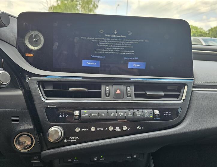 Lexus ES 300h 8