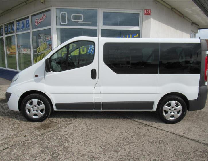 Opel Vivaro 8