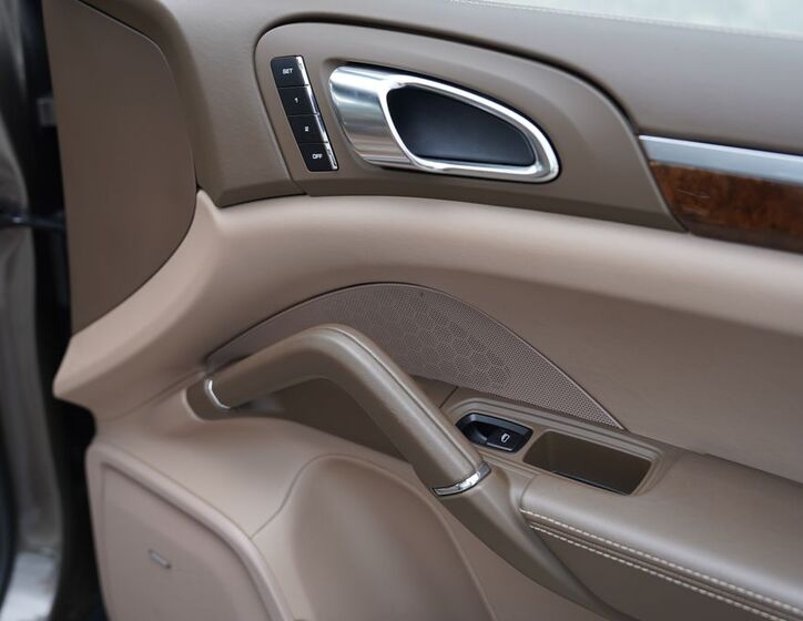 Porsche Cayenne 25