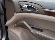 Porsche Cayenne 25