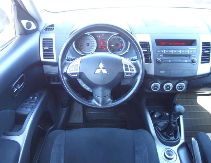 Mitsubishi Outlander 20