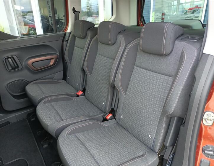 Peugeot Rifter 5